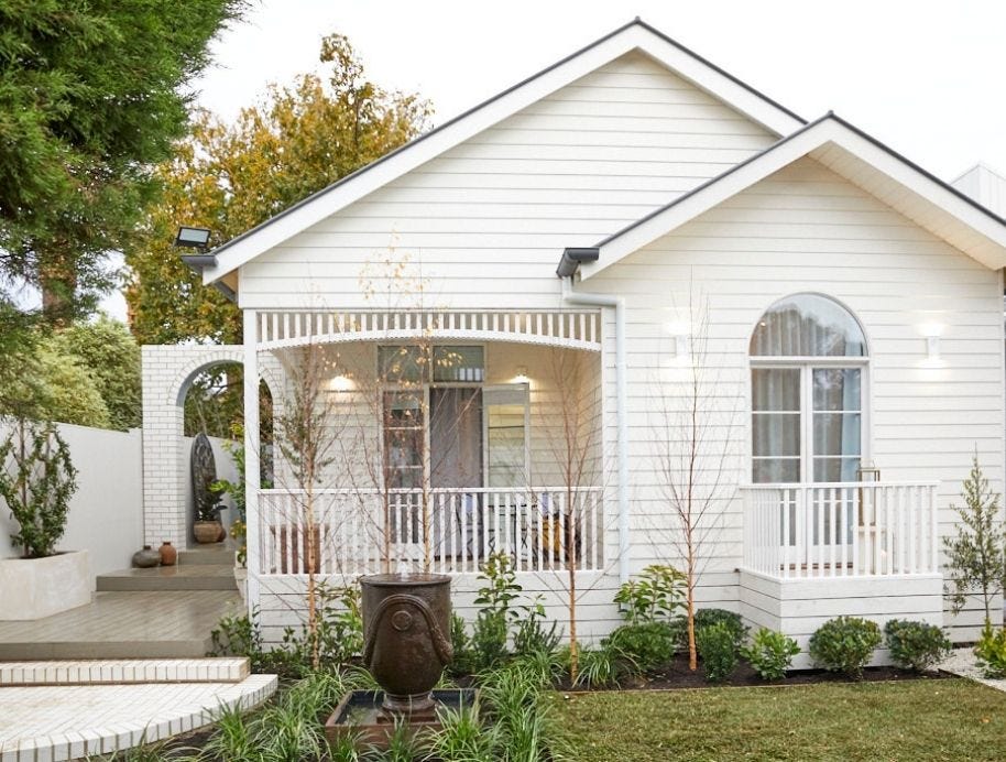 Harry and Tash weatherboard Block house