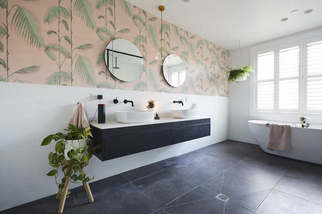  Carla Bianca Challenge bathroom with 'Pink Palm' wallpaper. 