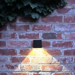 Cube Outdoor Solar Wall Light