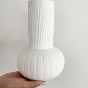 Jalan Vase | White